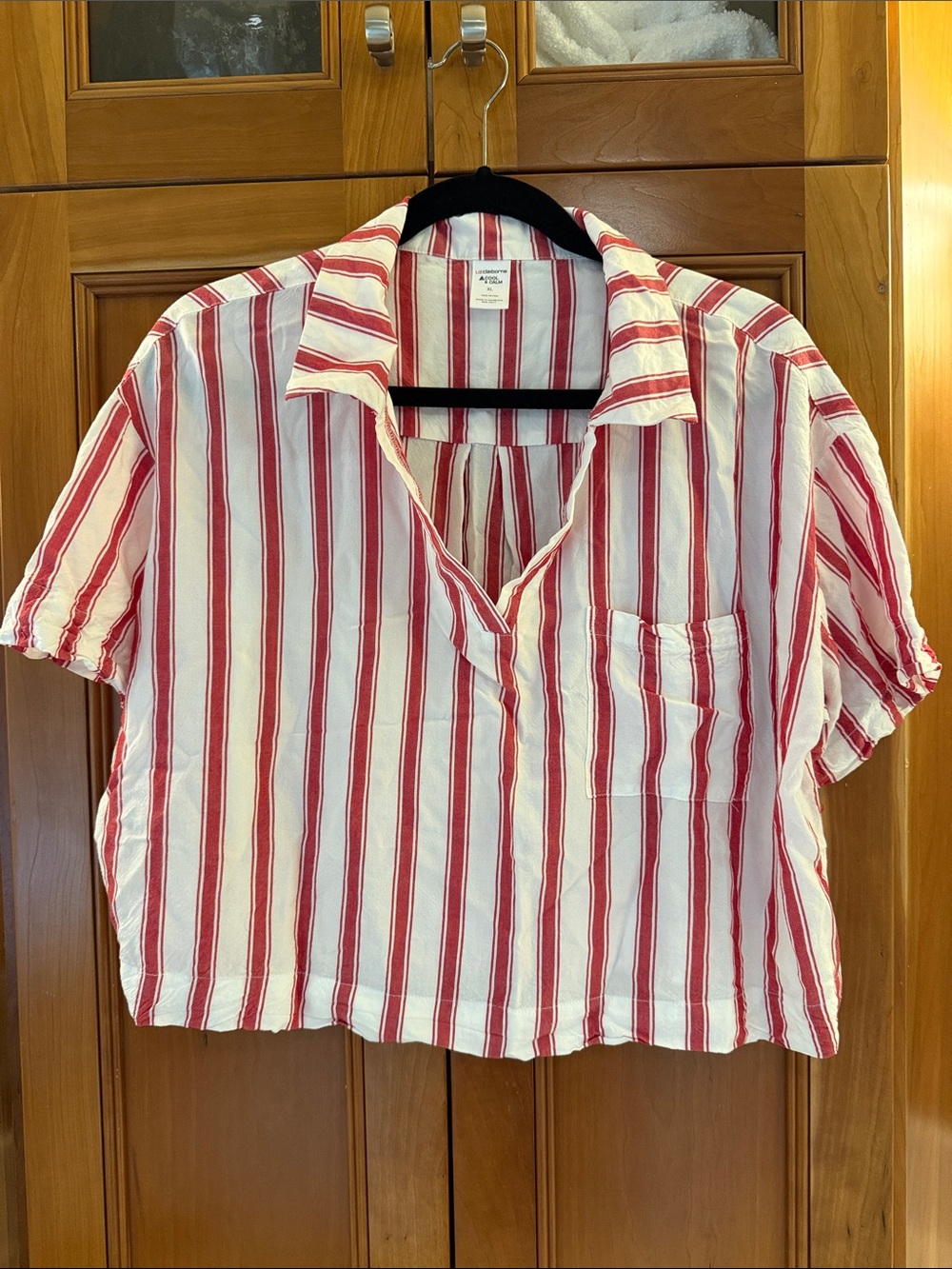 Liz Claiborne Red and White Striped Cropped V-Neck Top XL